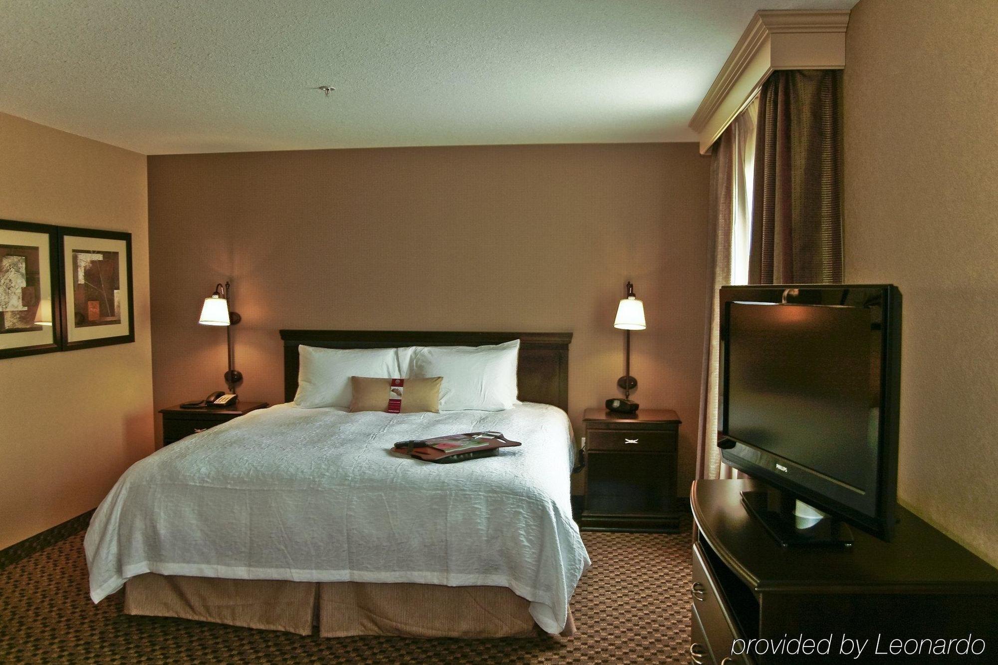 Hampton Inn & Suites Edmonton/West Habitación foto