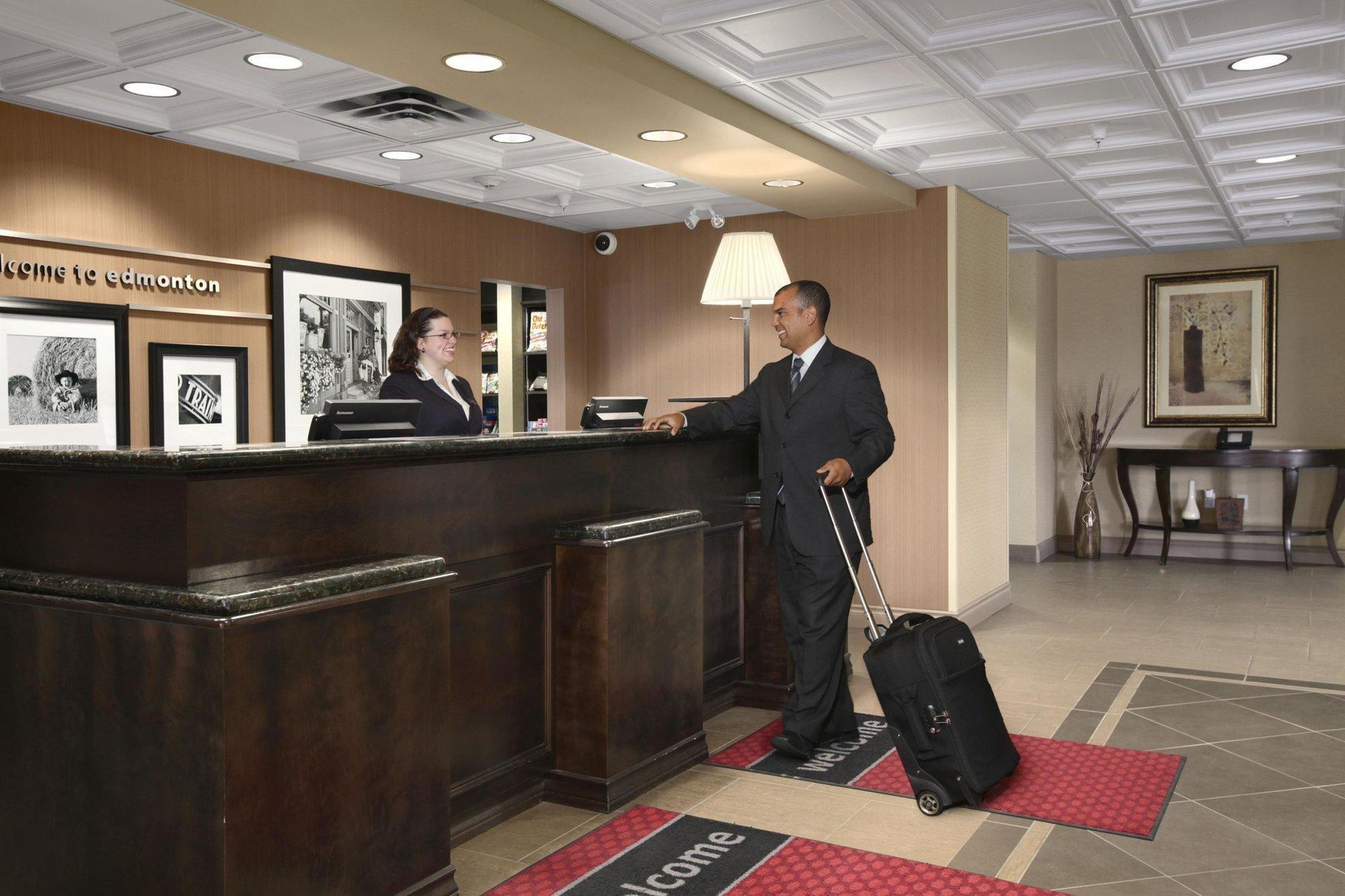 Hampton Inn & Suites Edmonton/West Exterior foto